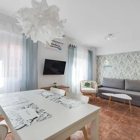 Miralmar Apartment *